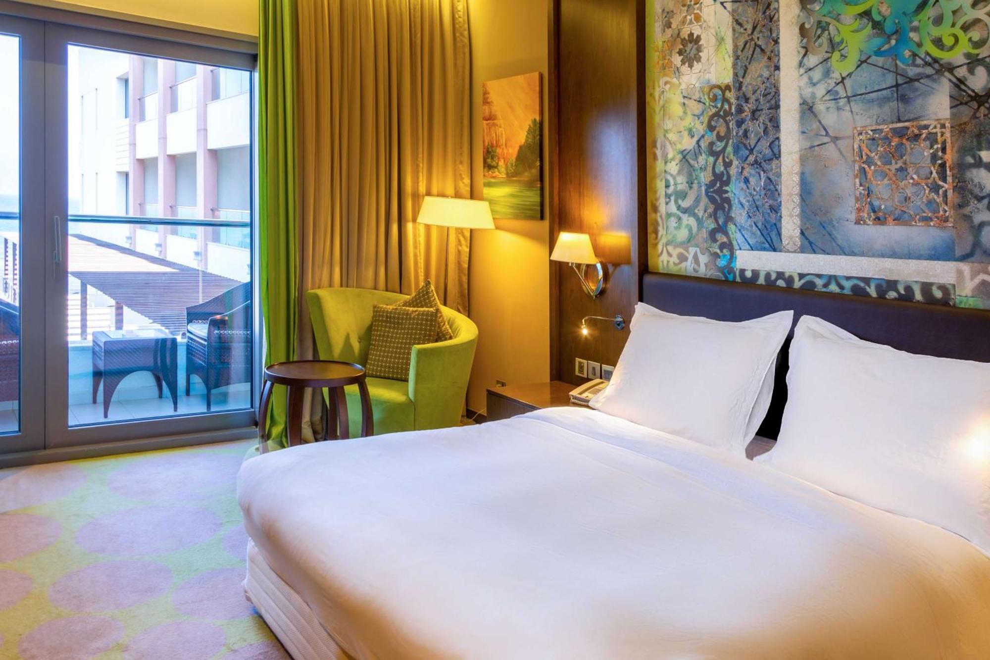 Radisson Blu Hotel & Resort, Sohar Εξωτερικό φωτογραφία A room at the hotel