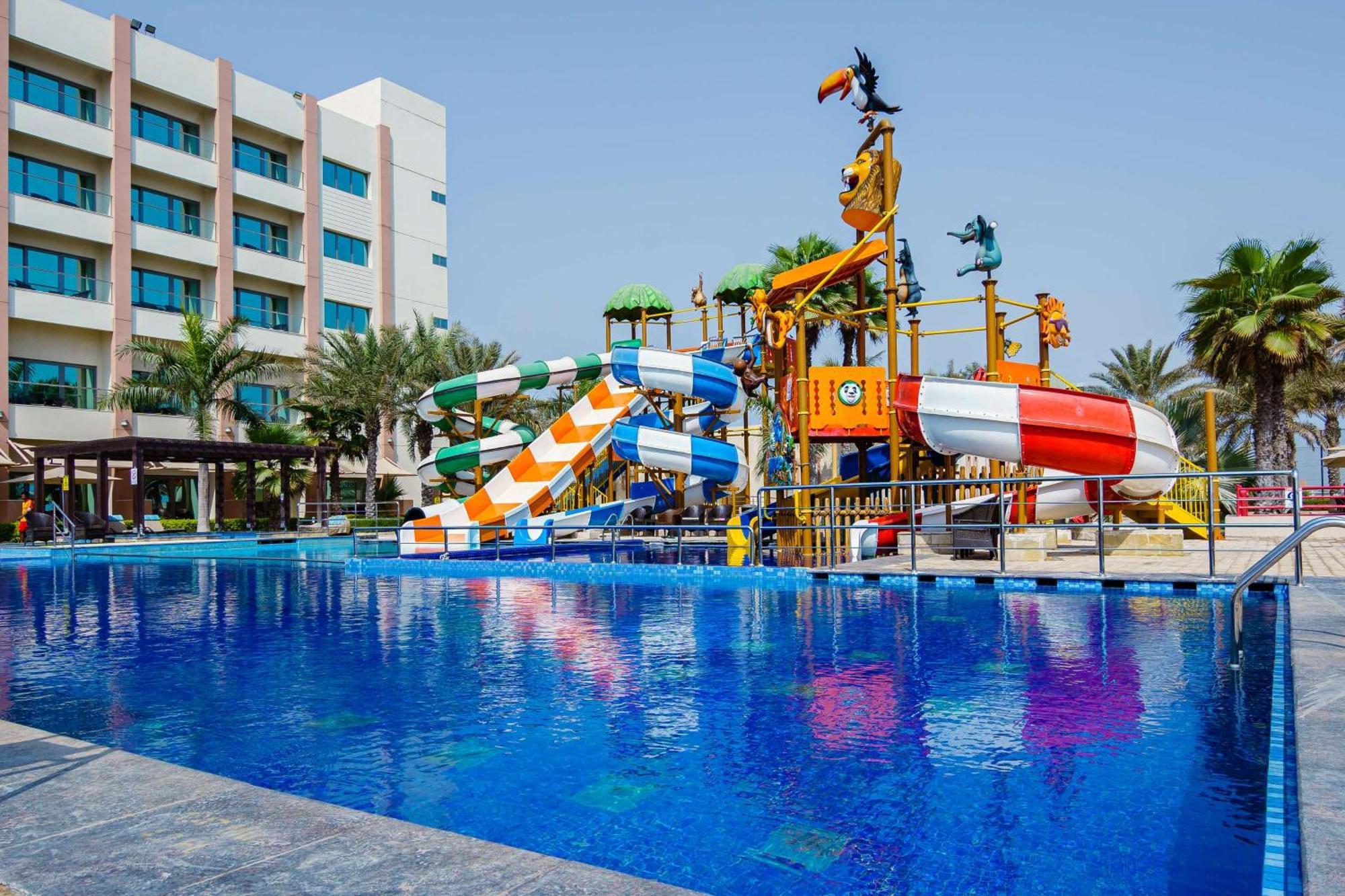 Radisson Blu Hotel & Resort, Sohar Εξωτερικό φωτογραφία Splash the Sun and Snow Water Park